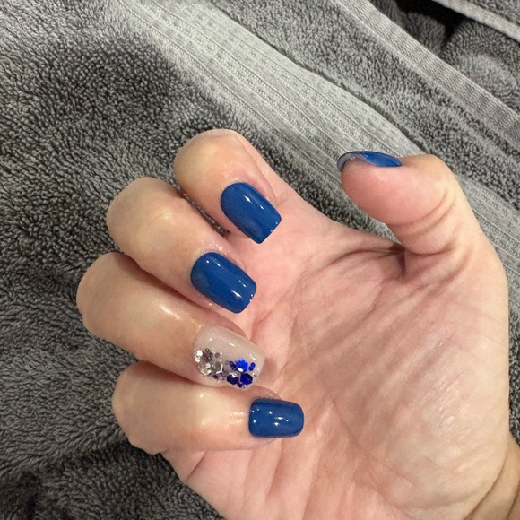 Curvlife Blue Gel Press-On Nails - Picture 6 of 9